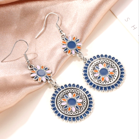 Floral Earrings - Picture 1 of 10